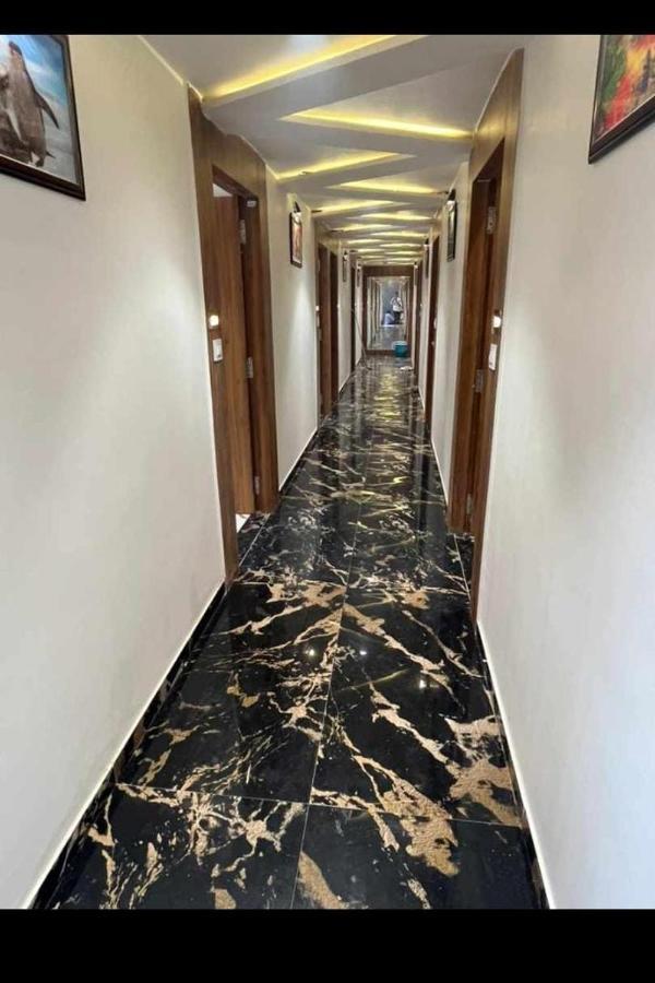 Hotel Paramount Villa Gandhinagar Kültér fotó