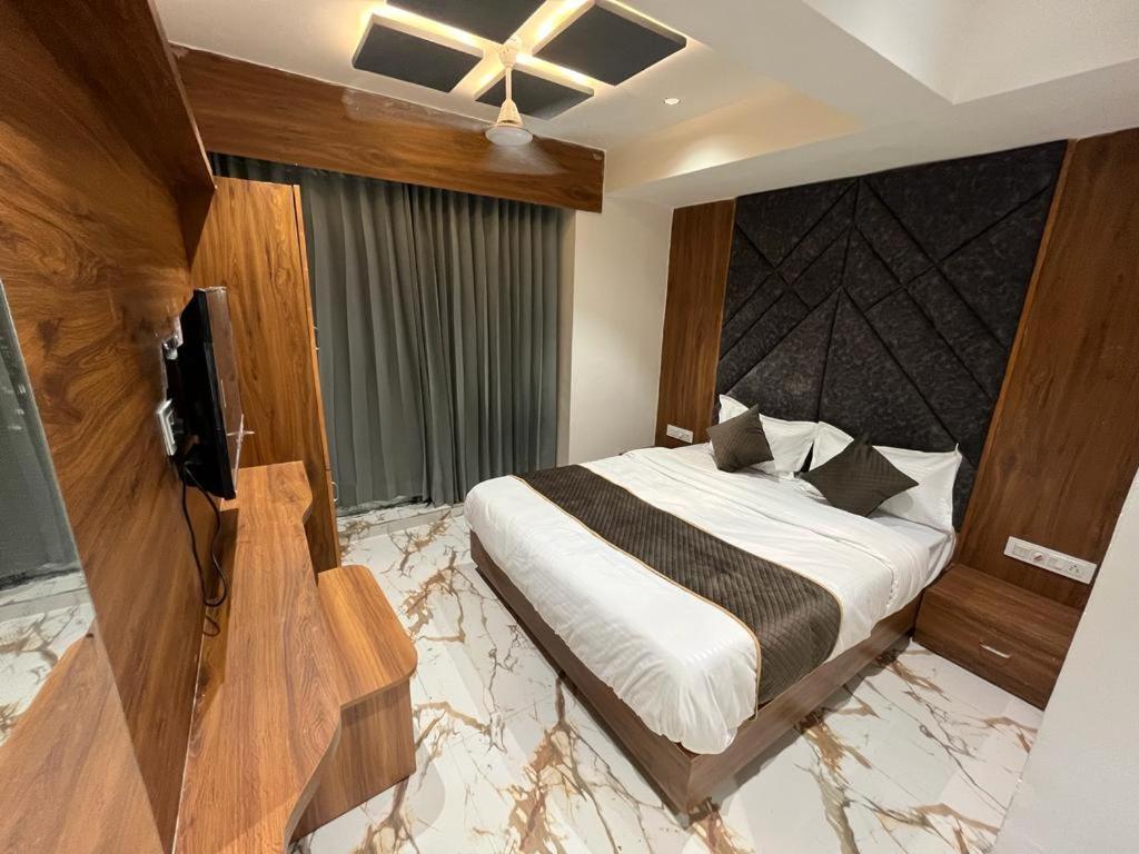 Hotel Paramount Villa Gandhinagar Kültér fotó