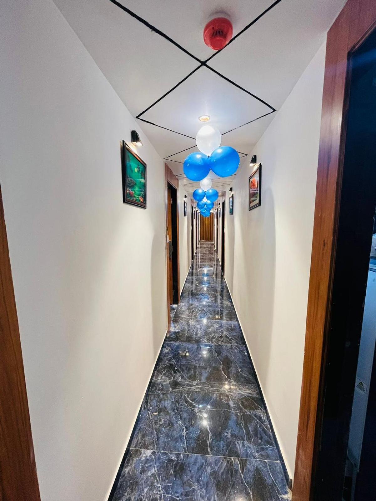 Hotel Paramount Villa Gandhinagar Kültér fotó