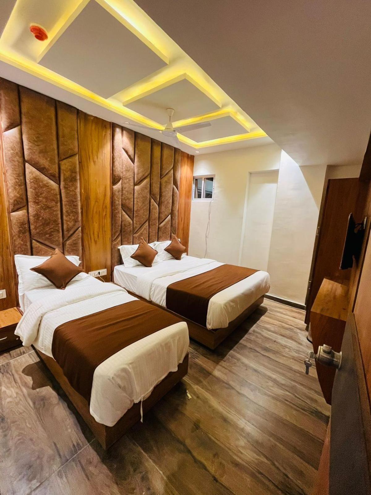 Hotel Paramount Villa Gandhinagar Kültér fotó
