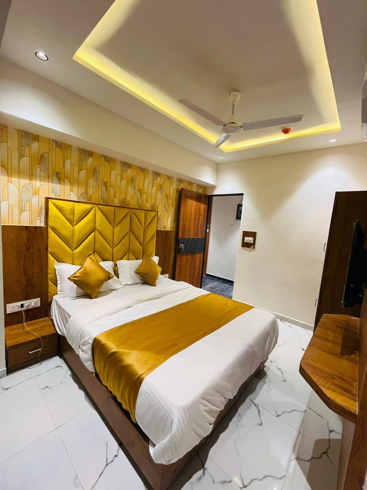 Hotel Paramount Villa Gandhinagar Kültér fotó